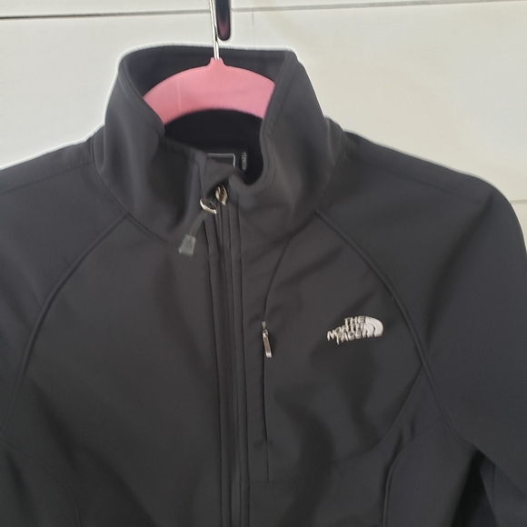 The North Face Never Stop Exploring Black Jacket - Picture 8 of 11